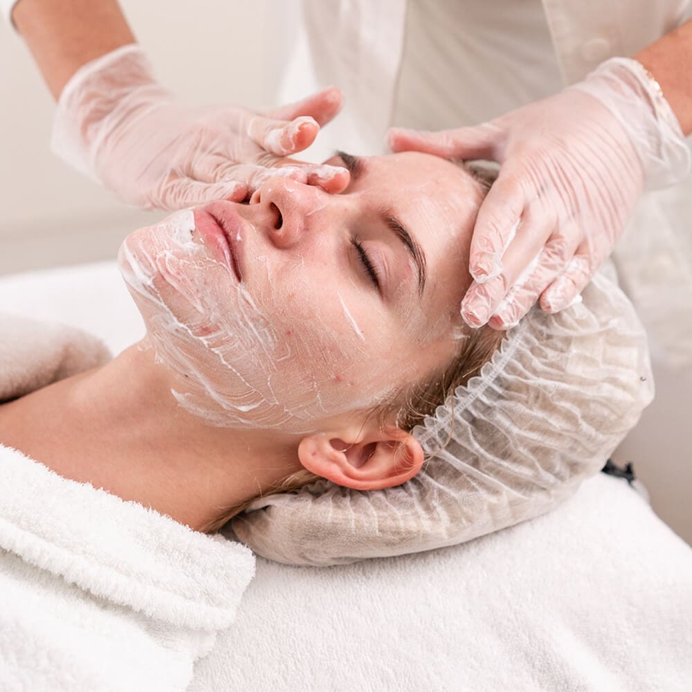 Professionelles Akne Cleansing